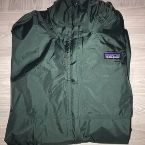 Men’s Patagonia rain jacket